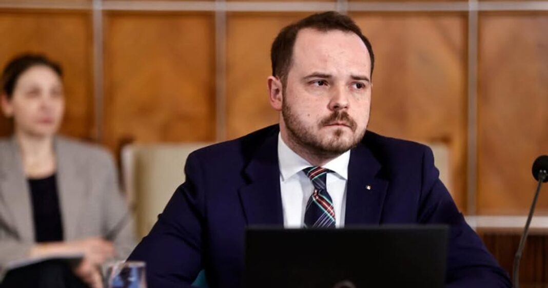 Alexandru Rogobete: „Spitalele publice și serviciile de ambulanță sunt exceptate de la această tăiere de 10%”. Ce alte instituții scapă