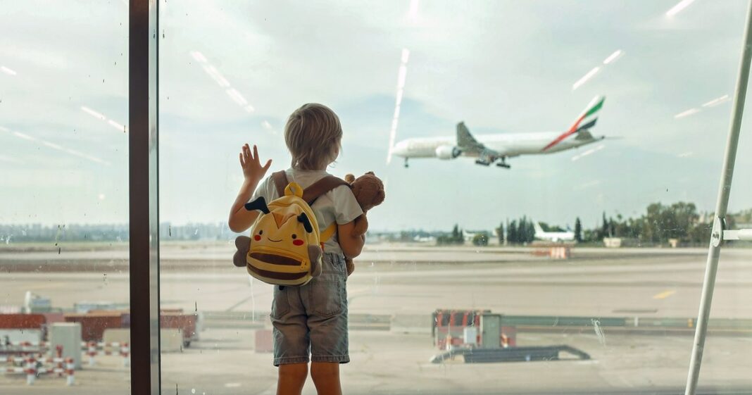 Ce jucării nu ai voie să iei în avion, chiar dacă sunt inofensive. Un copil de 4 ani a fost percheziţionat pentru un pistol cu săgeți de burete