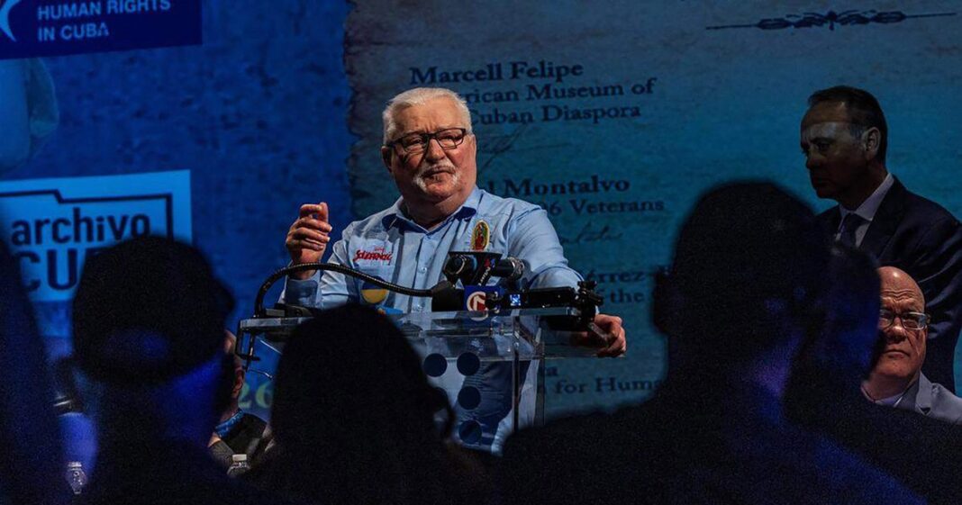 Cum poate fi interpretată atitudinea lui Trump față de Putin, potrivit unui fost președinte polonez