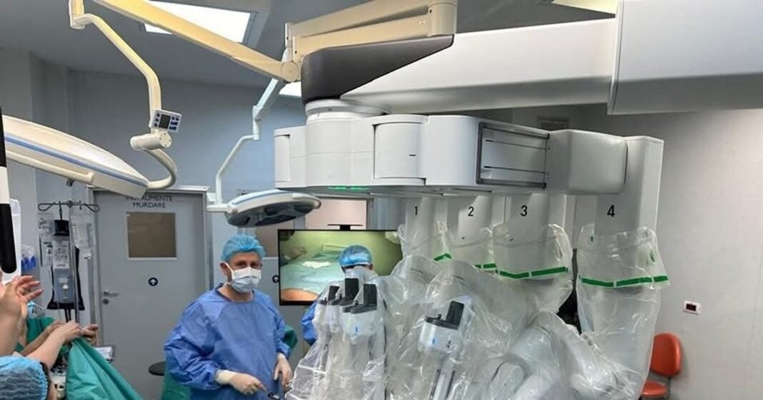 Spitalele vor primi din luna martie fonduri de la Ministerul Sănătății pentru operaţii asistate robotic