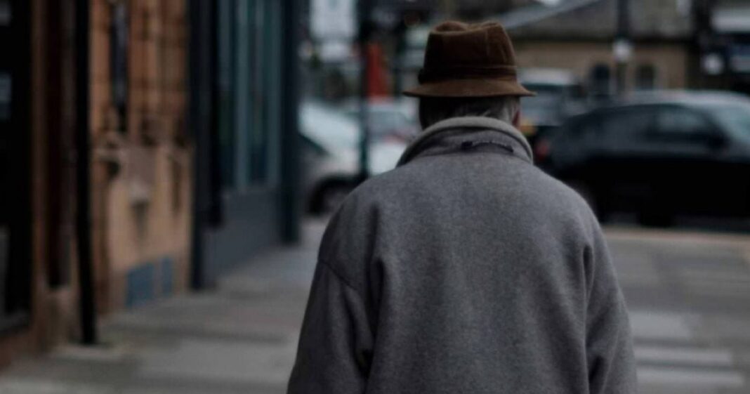 Un pensionar de 80 de ani din Marea Britanie a construit un imperiu al drogurilor cu bani câștigați la Loto